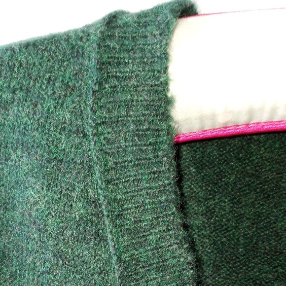 'Lucky' Vee neck L/S Sweater Size M Solid Green EUC - Picture 4 of 13